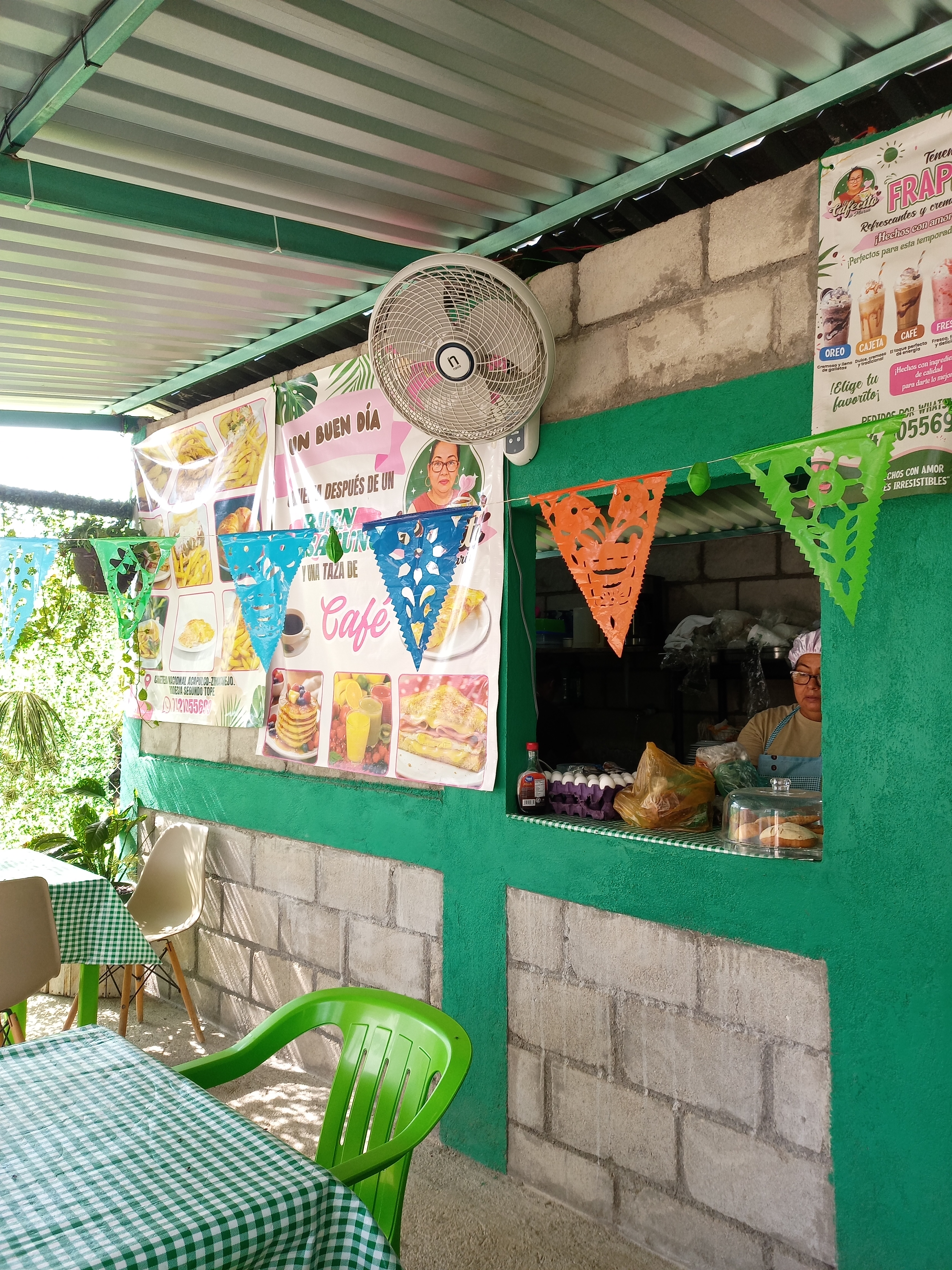 Interior de El Cafecito de María